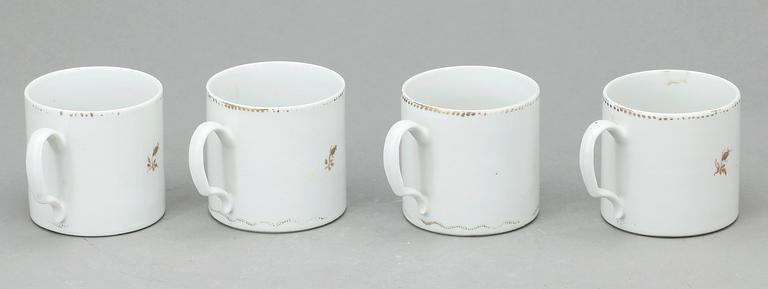 KOPPAR, 4 st, porslin, omkring år 1800.