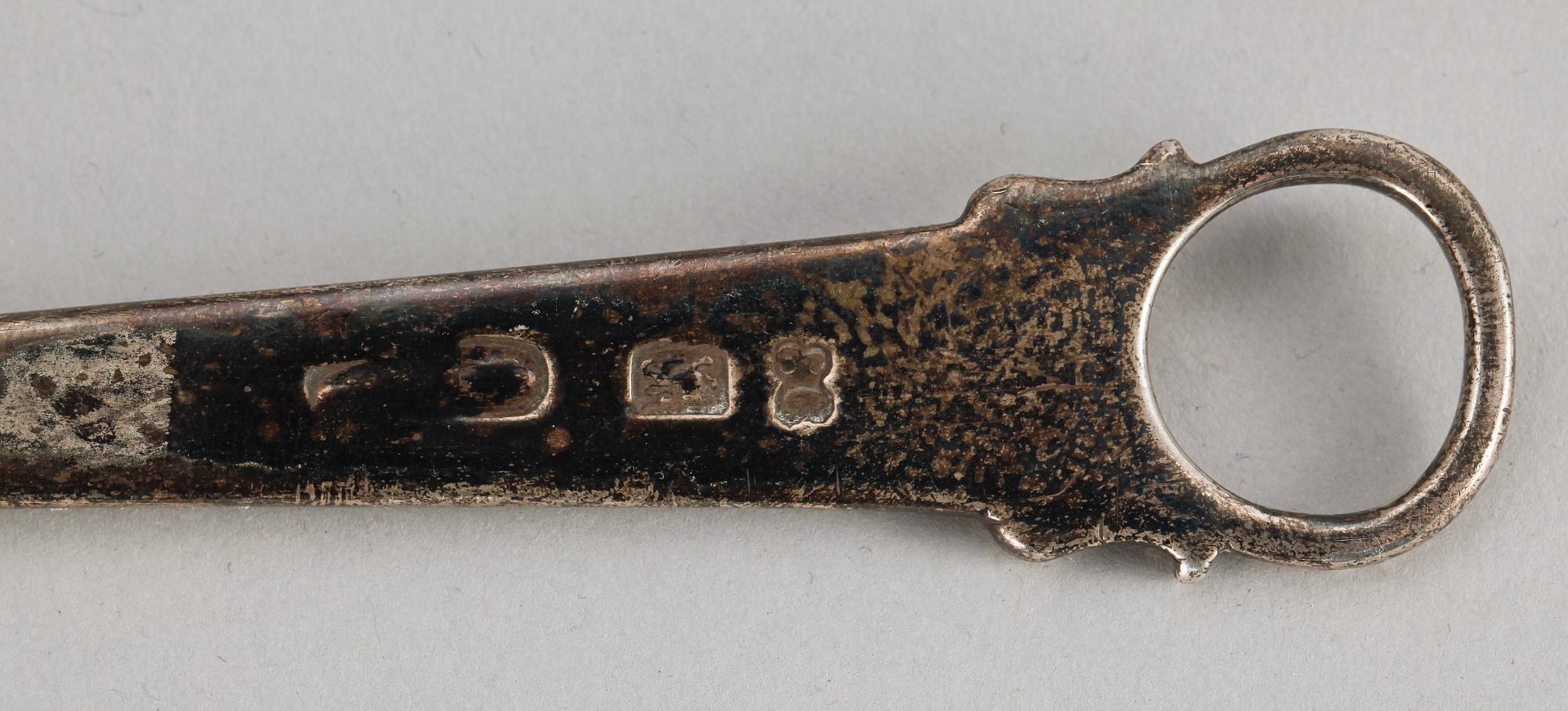 STEKPINNE, silver, London, trol 1700-tal. Tot ca 112 gr.