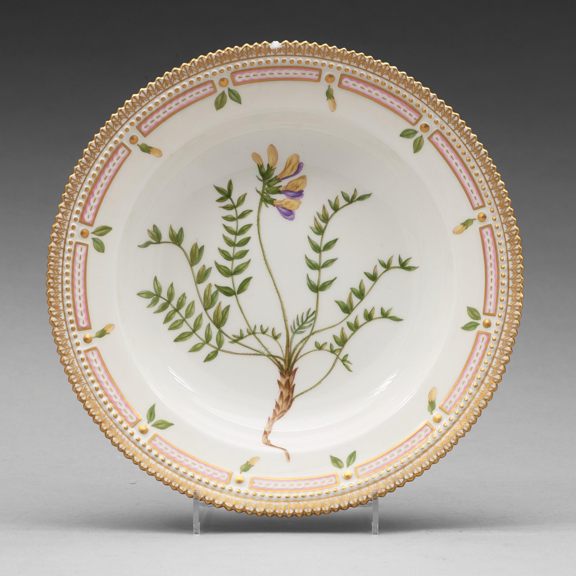 A set of nine Royal Copenhagen 'Flora Danica' soup dishes, Denmark, 20th Century.
