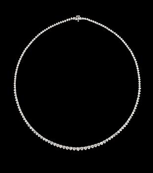 1124. A brilliant cut diamond necklace, tot. 7.81 cts.