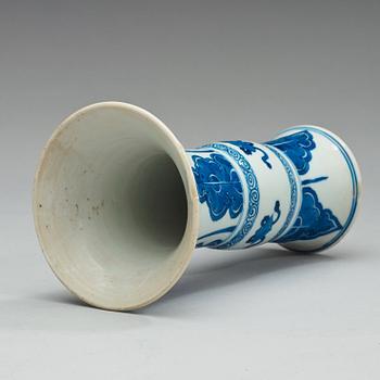 A blue and white Gu shaped vase, Qing dynasty, Kangxi (1662-1722).