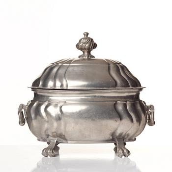 A Rococo pewter tureen by O Artedius 1776.