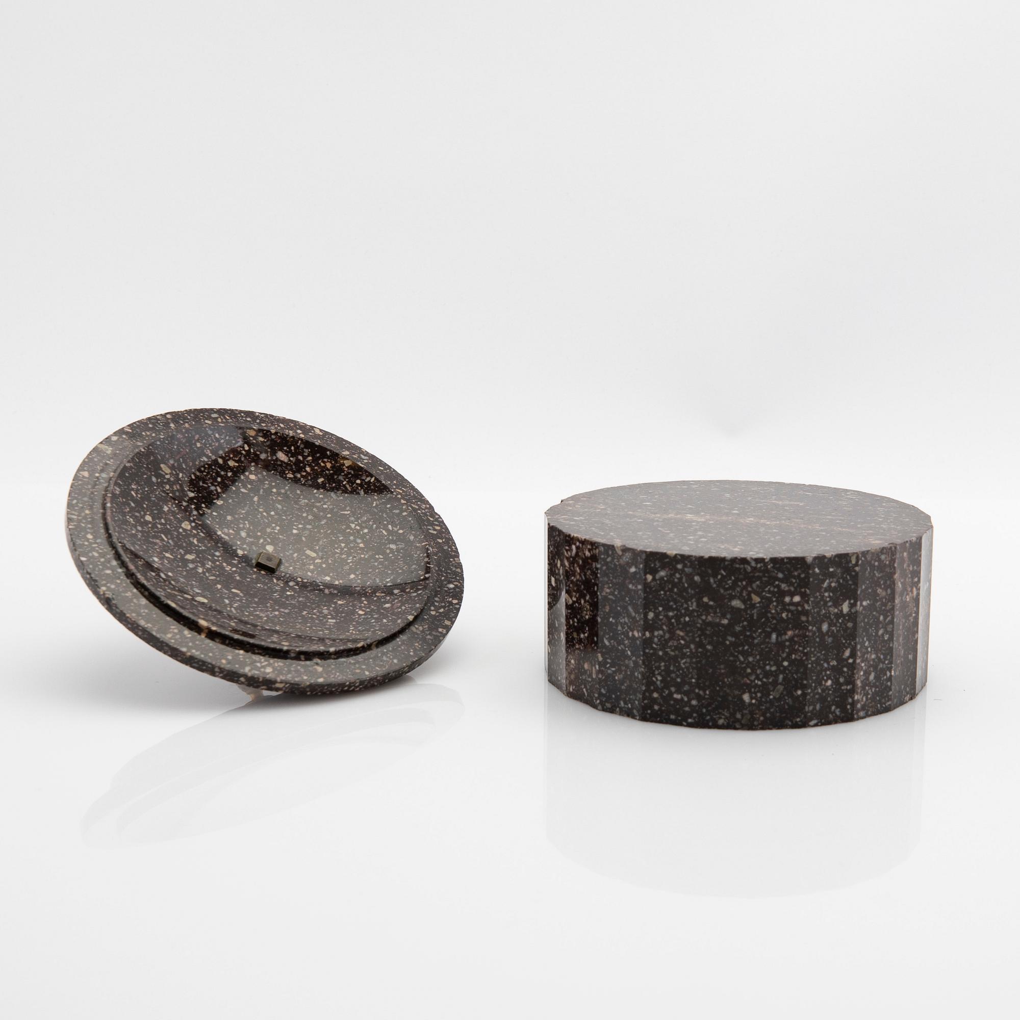 Butter box with lid, Älvdalen, early 19th century, Empire style.