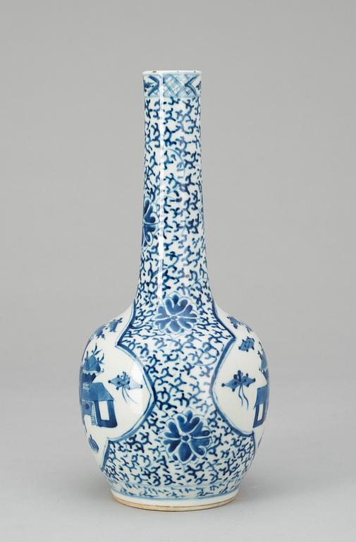 A blue and white vase, Kangxi-style, 19th Century.