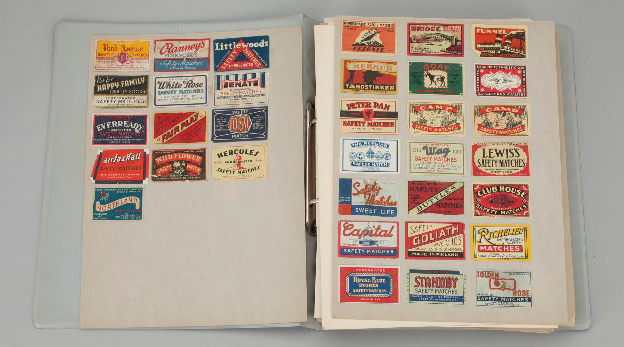 TÄNDSTICKSETIKETTER I ALBUM. ca 200-300. 1900-talets första hälft.
