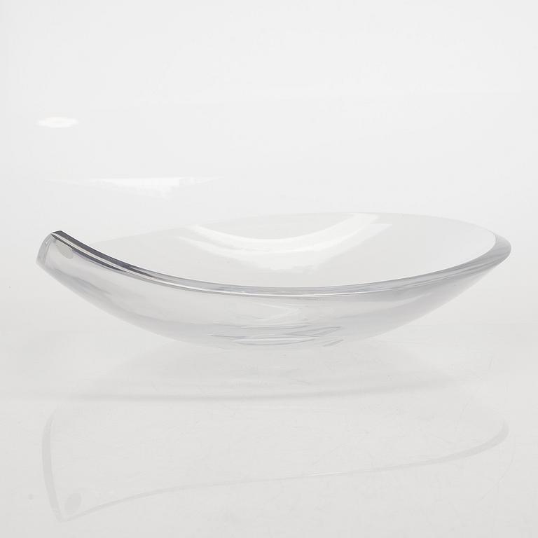 Aimo Okkolin, a late 1950s crystal dish, signed Aimo Okkolin Riihimäen Lasi.