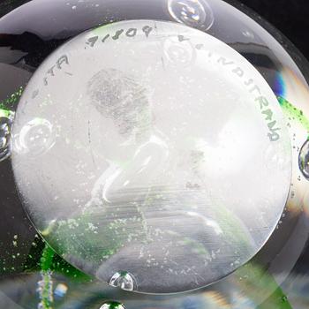 Vicke Lindstrand, Göran Wärff, Caithness of Scotland, five glass paper weights, signed.