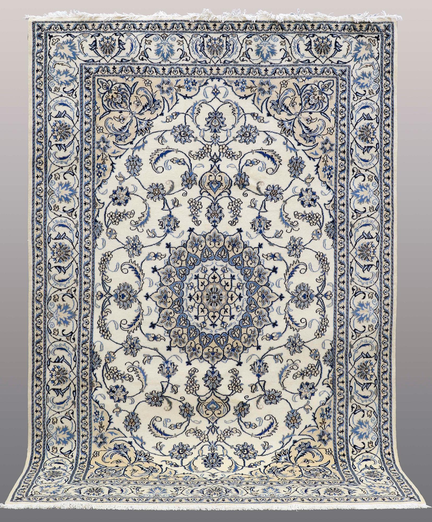 A CARPET, Nain, ca 295 x 203 cm.