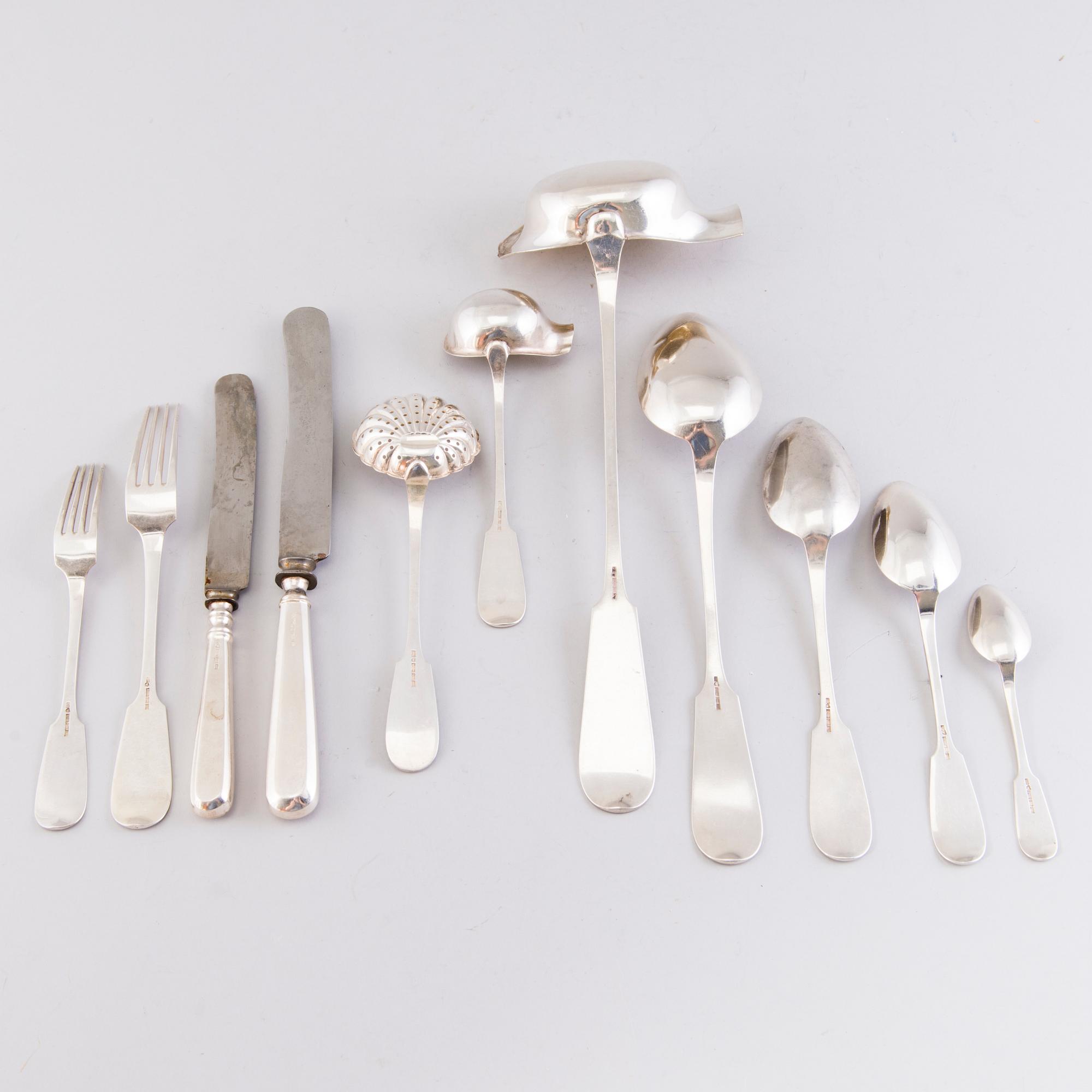 A 89-piece set of 'Helsinki' silver cutlery in wooden case, mark of Oskar Lindroos, Helsinki 1917-1925.