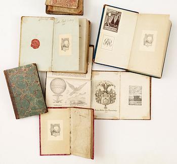 BOKPARTI OM UPPFINNINGAR OCH NATURVETENSKAP SAMT LÄKEKONST, 18 vol, bla "Stjern-himmelen.." av CA. Bischof, Stockholm 1796.