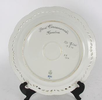 FAT, porslin, Royal Copenhagen "Flora Danica" s k Hausmalerei.
