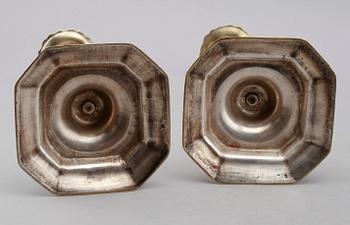 LJUSSTAKAR, 1 par, argent haché, Frankrike, 1700-tal.