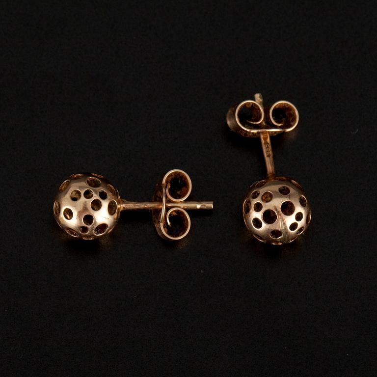HÄNGSMYCKE, 2 par ÖRHÄNGEN, guld 14K, Liisa Vitali, N. Westerback 1973. Vikt 4,1 g.