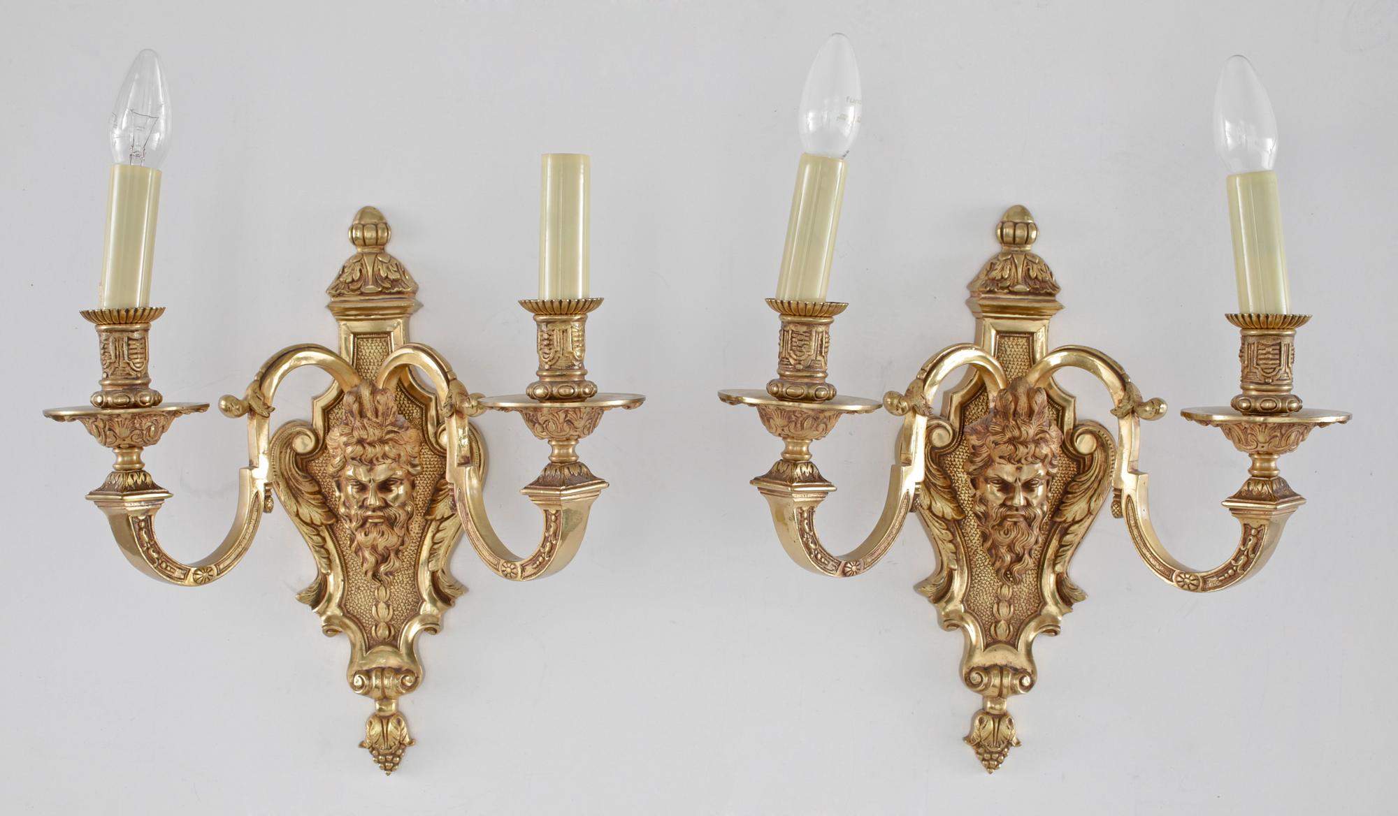 VÄGGAPPLIQUER, ett par, brons, 1900-talets första hälft.