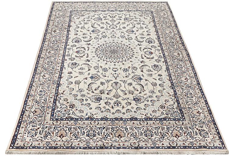 Matta, Nain, part silk, ca. 294 x 193 cm.