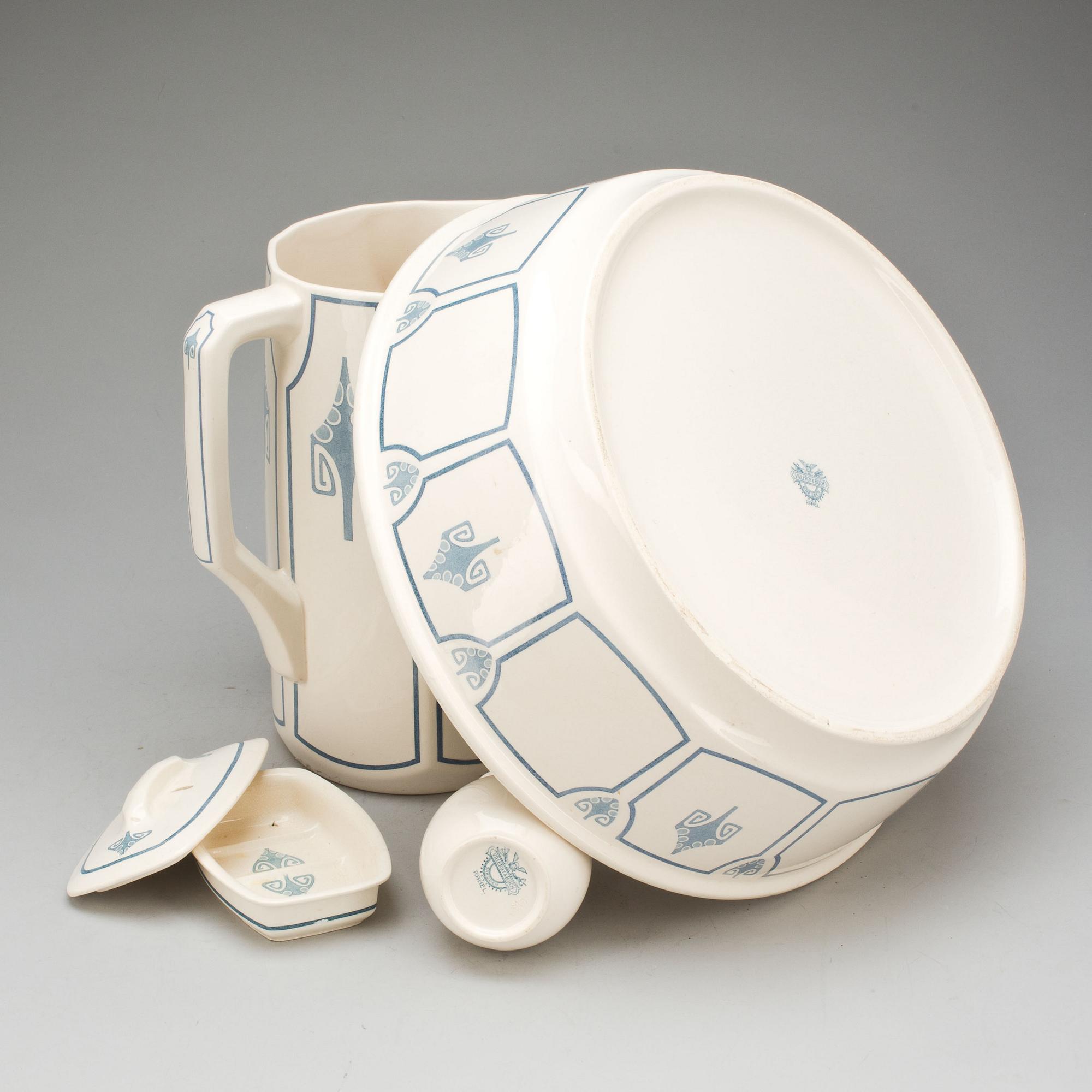 TVÄTTSET, flintgods, 4 delar. Jugend.  "Rahel" Villeroy & Boch Dresden.