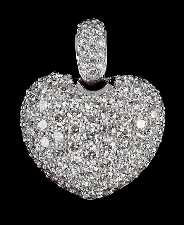 A brilliant cut diamond heart pendant, tot. 1.77 cts.