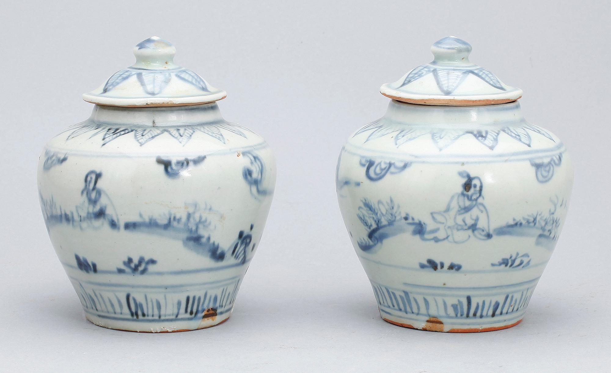 URNOR med LOCK, porslin, Ming-stil, 1900-tal.