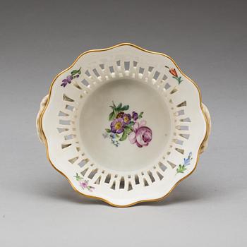 GALLERSKÅL, porslin. Royal Copenhagen. 1900-tal.