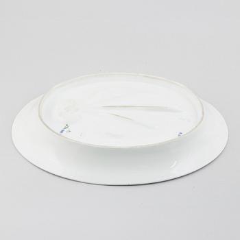 Fiskfat, porslin, "Musselmalet halvblond", Royal Copenhagen, modell 637, 1893-1900.