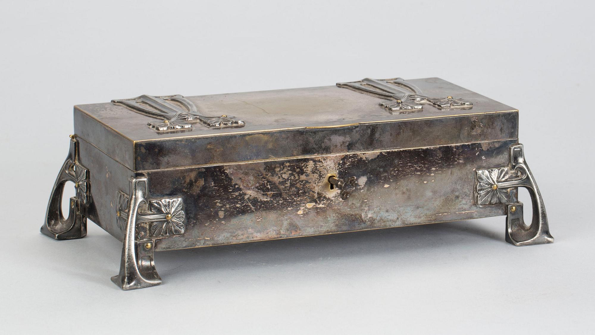 SMYCKESSKRIN, nysilver, jugend, 1900-talets början.