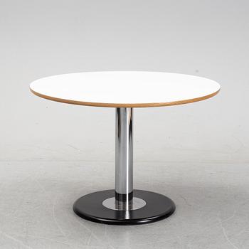 A round table by Börge Lindau, secpnd half of the 20th Century.