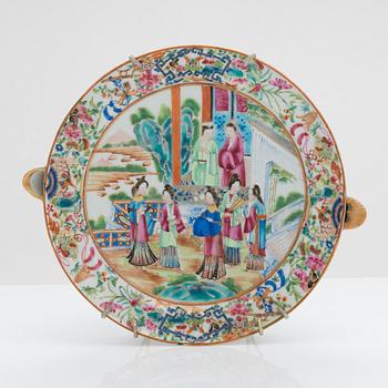 A hot water porcelain dish, Qing dynasty, Canton, China 19th Century.