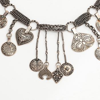 Kalevala Koru, A sterlingsilver jubilee collier for Kalevala's 150th anniversary by Kalevala Koru, Helsinki 1984.