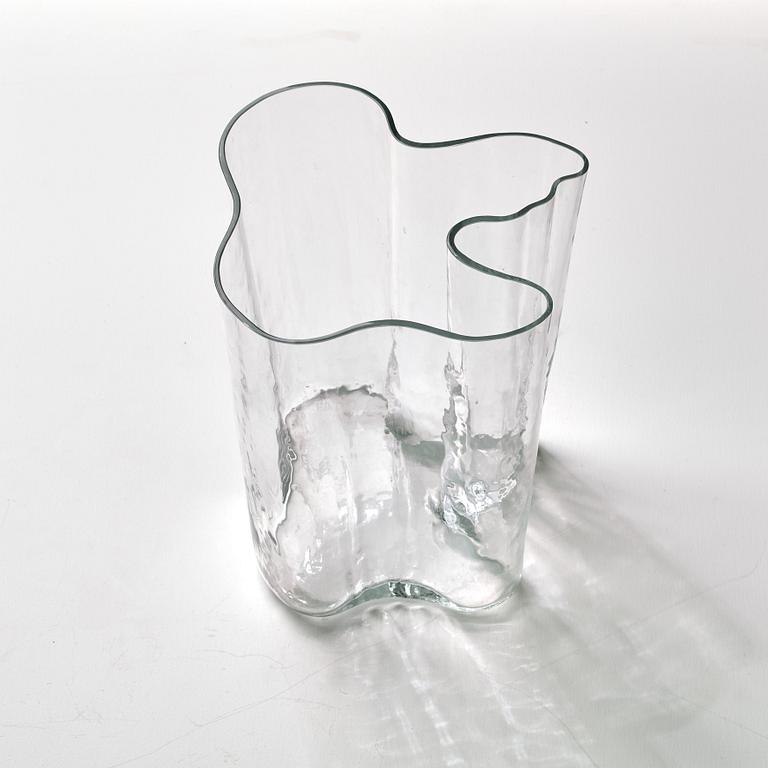 Alvar Aalto, a clear glass vase, Iittala, Finland 1950-60´s, model 3031.