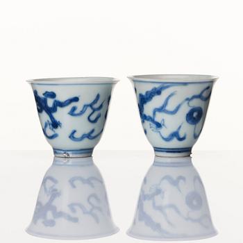 A set of two blue and white wine cups, Ming dynasty, Transition/Chongzhen (1628-44).