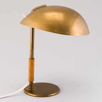 Paavo Tynell, A brass desk lamp model 9216, Taito. Design year 1949.