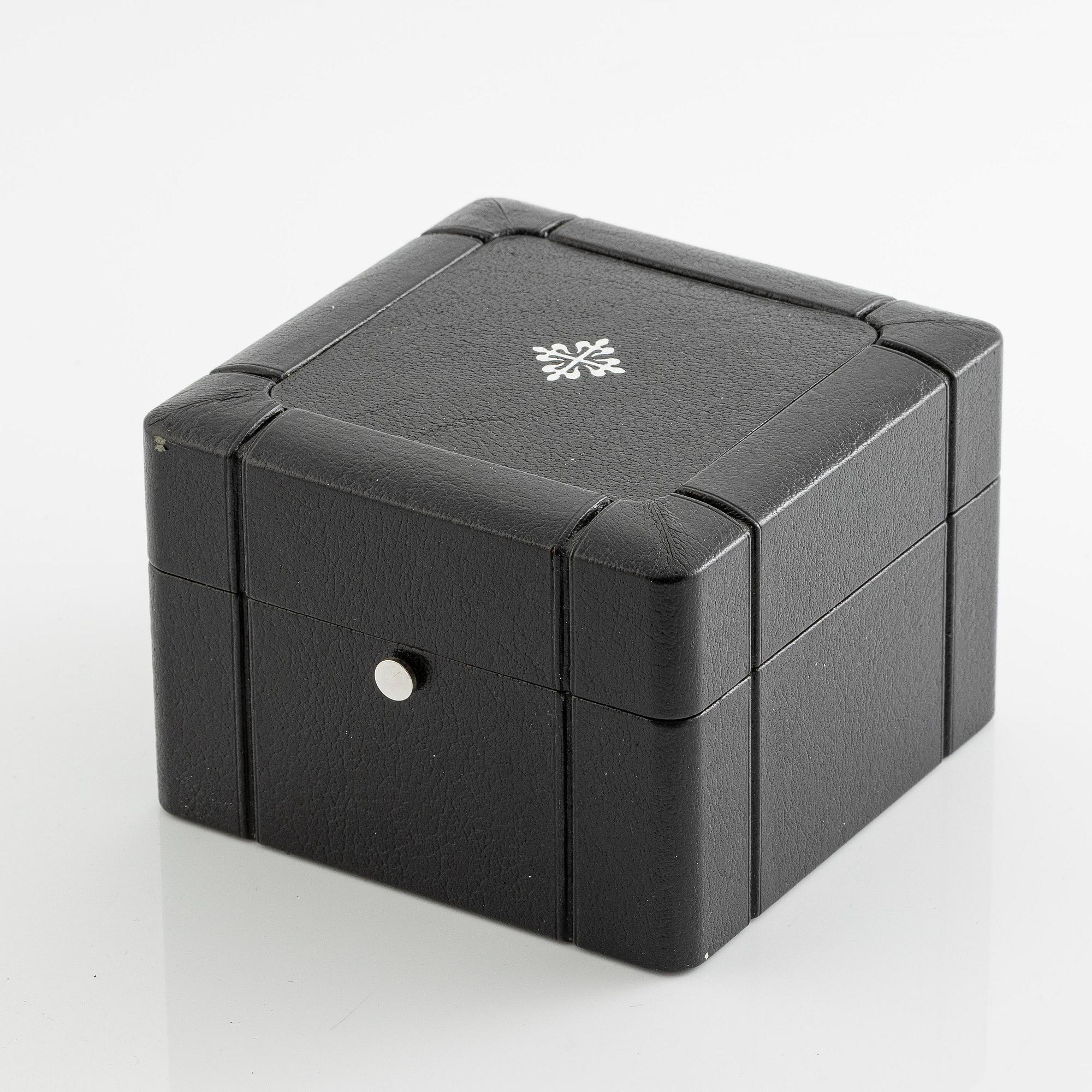 Patek Philippe, Aquanaut, "First generation", "Solid case back", "Nautilus-signed clasp", ca 1997.