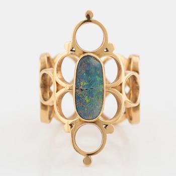 Cecilia Johansson ring, 18K gold and opal.