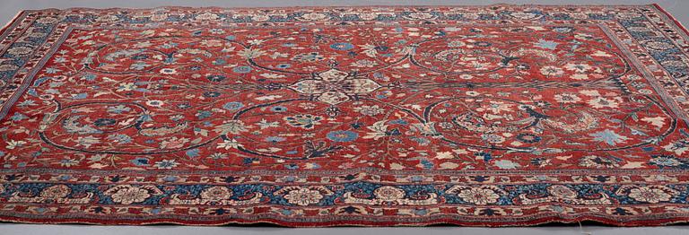 A CARPET, semi-antique Tabriz, ca 359-364 x 259 cm.