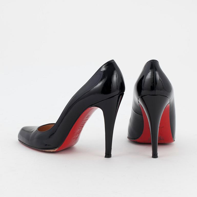 CHRISTIAN LOUBOUTIN, a pair of black patent leather pumps, "Black Jazz". Size 37.