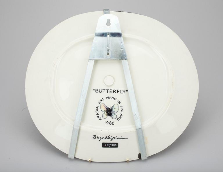 FAT, keramik, "Butterfly" signerad Birger Kaipiainen, numrerad 207/300, Arabia Art made in Finland 1982.