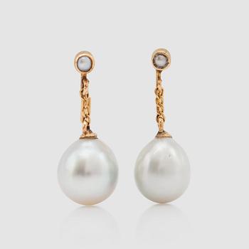 1306. A pair of cultured pearl earrings.