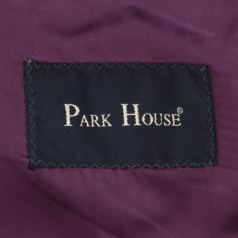 PARK HOUSE, a beige cotton mens coat. Size 54.