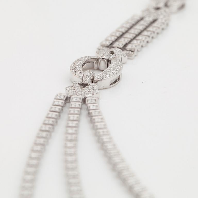 A brilliant cut diamond necklace, total carat weight circa 16.50 cts. Quality circa G-H/VS-SI.