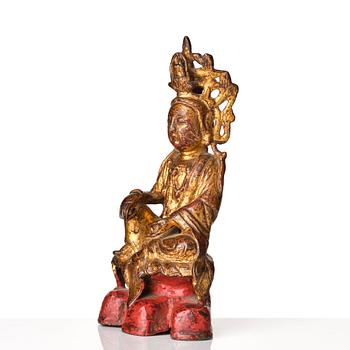 Guanyin/Avalokiteshvara, fögylld och lackerad brons. Mingdynastin (1368-1644).