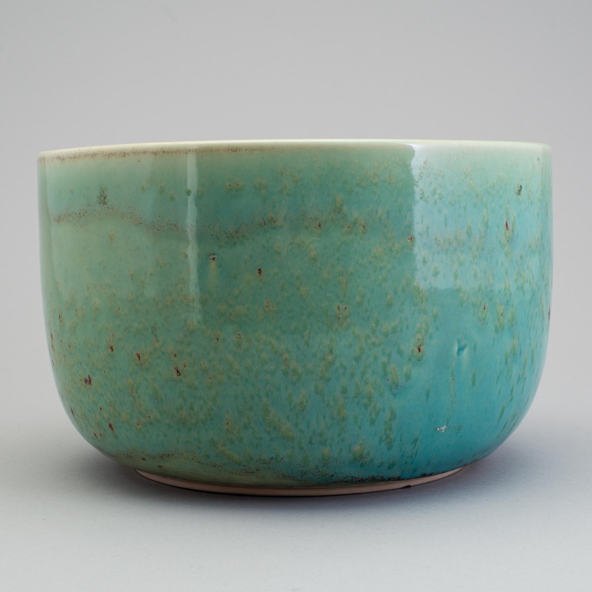 STIG LINDBERG, a stoneware bowl, Gustavsberg 1970s.