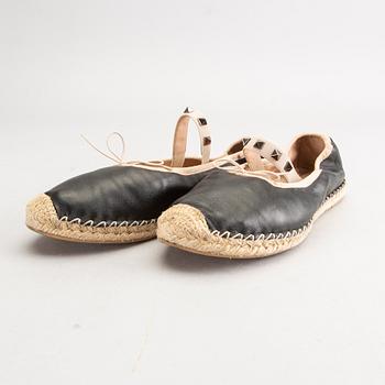 A Pair of Valentino shoes, size 40.