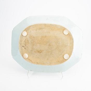 A blue and white Chinese serving dish, Qing dynasty, Qianlong (1736-95).