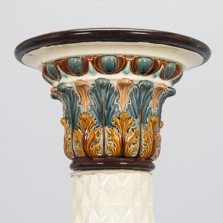 Kukkapylväs / jalusta, Arabia noin 1900.