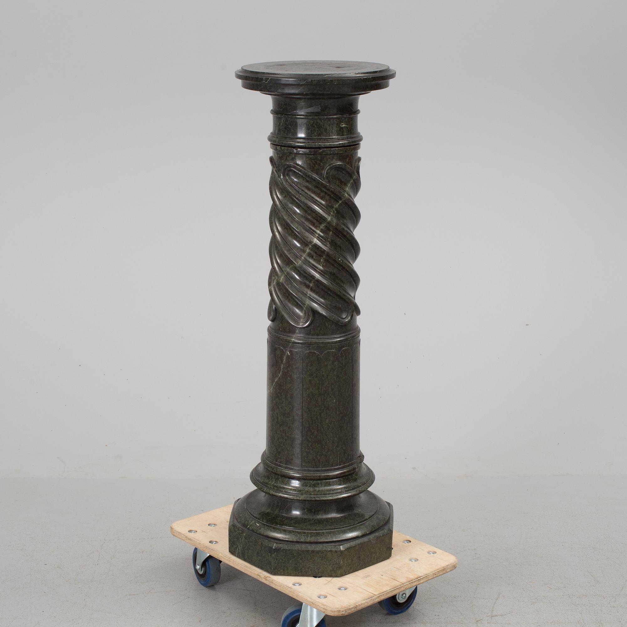 A MARBLE PEDESTAL, late 19th century.