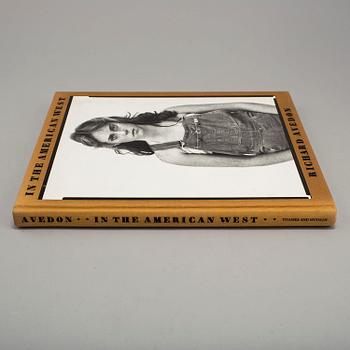 FOTOBOK, Richard Avedon,"In The American West".