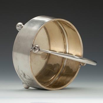 SKÅL, 84 silver. Alexander Fuld Moskva 1896. Höjd 13 cm. Vikt 296 g.