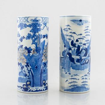 Two porcelain brush pots/vases, China, Qing dynasty, 19th century.