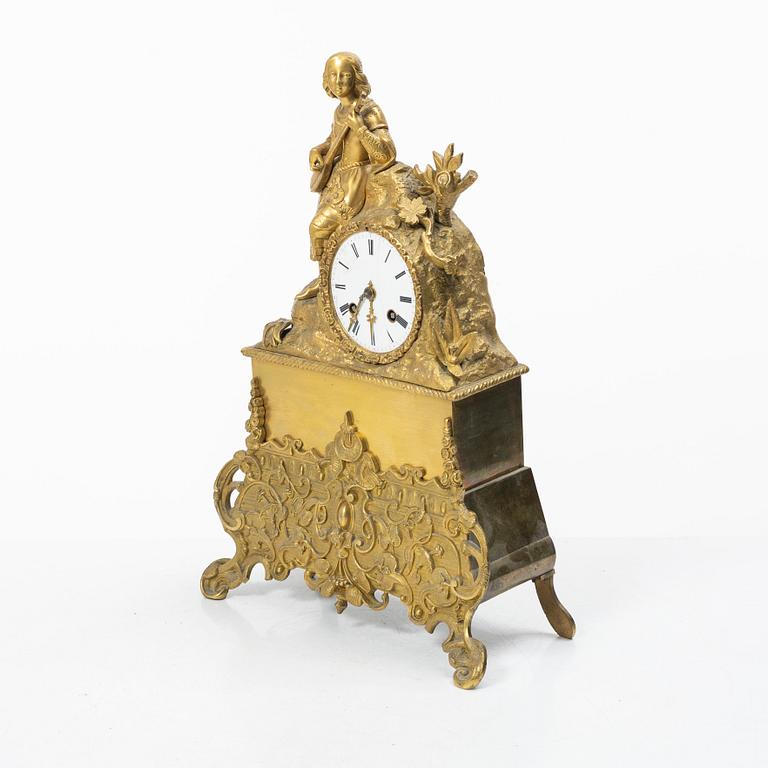 A table pendulum clock, late 19th century.