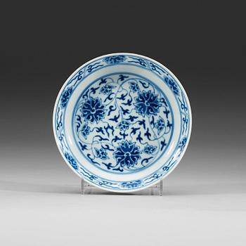 A blue and white lotus dish, Qing dynasty, Xuantong mark and of period (1909-1912).